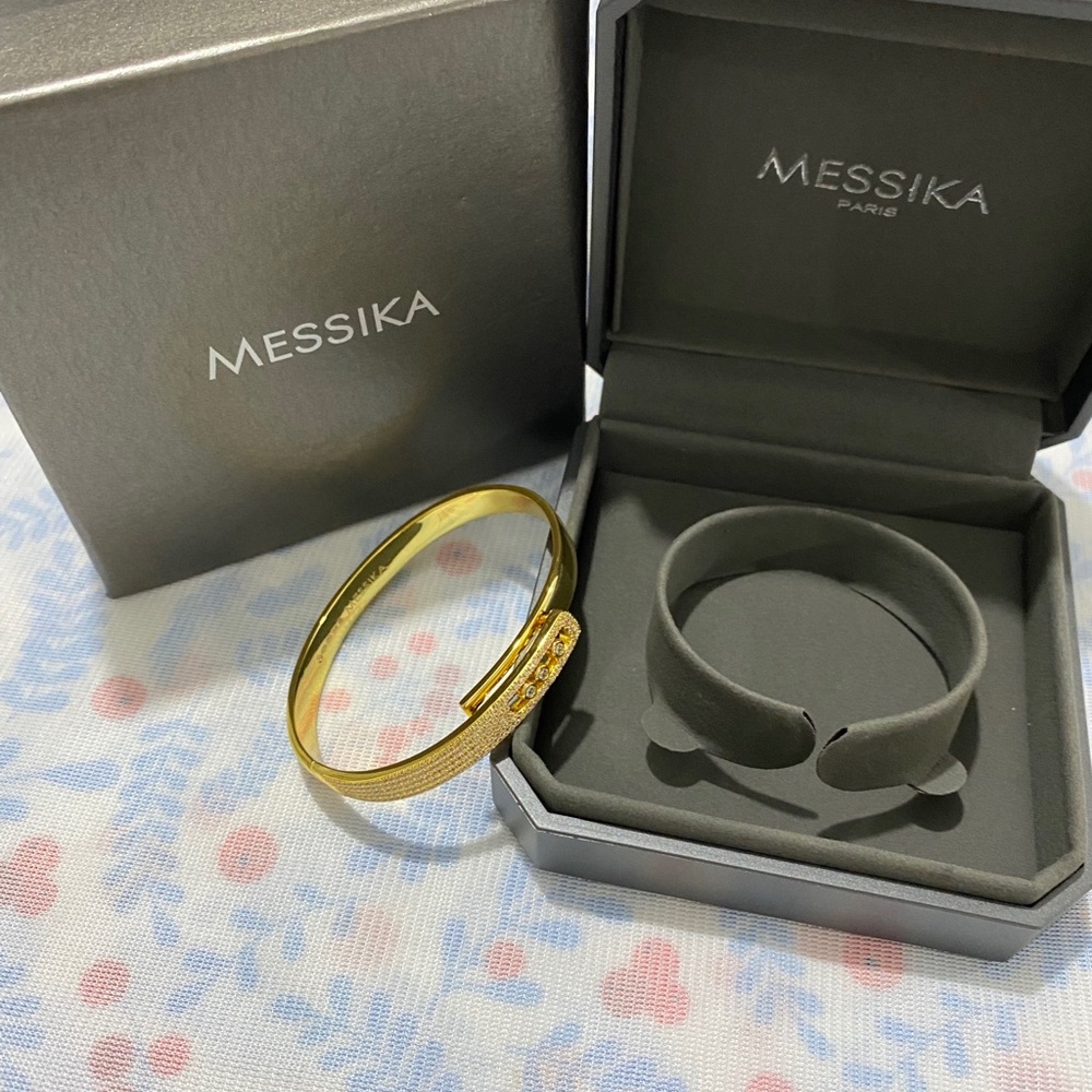 Messika Gold Pavé Hinged Bangle Bracelet - Gold